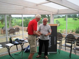 Bertil Malmström, klubbambassadör i Staffanstorp-Stanstorp Rotaryklubb ordnar golftävling